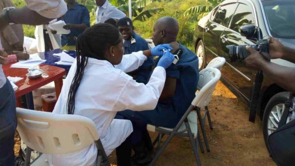 Ebola Outbreak: Burundi Vaccinating 'Front-Line Workers'
