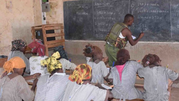 'Hero Policeman' Praised for Teaching Class Maths