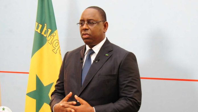 Senegal Ends Phone Contracts for Civil Servants
